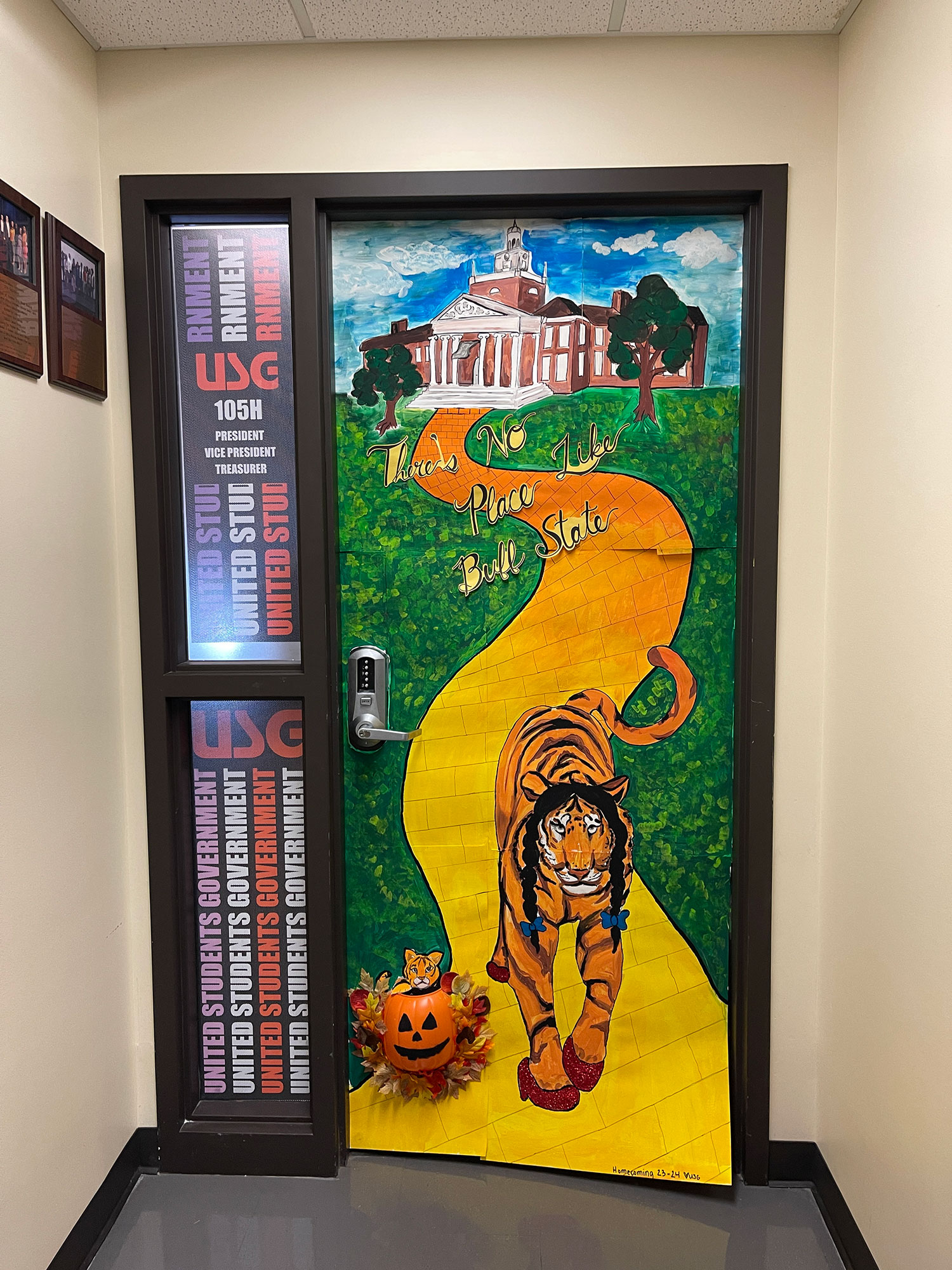 Office Door Decoration Contest Student Leadership And Enement Suny Buffalo State University