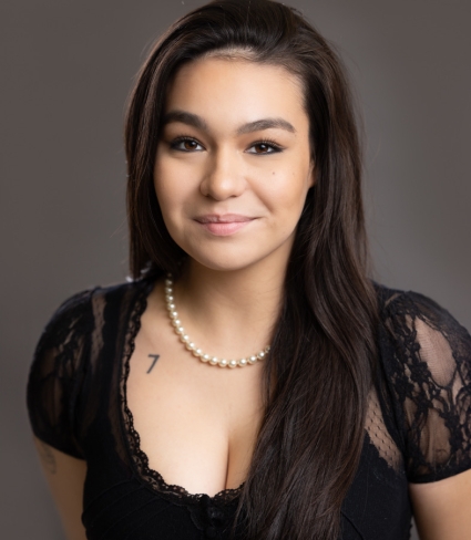Zoe E. Gonez Headshot 
